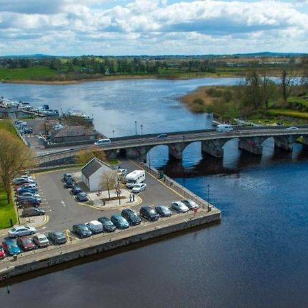 24 Beds In Carrick On Shannon ภายนอก รูปภาพ